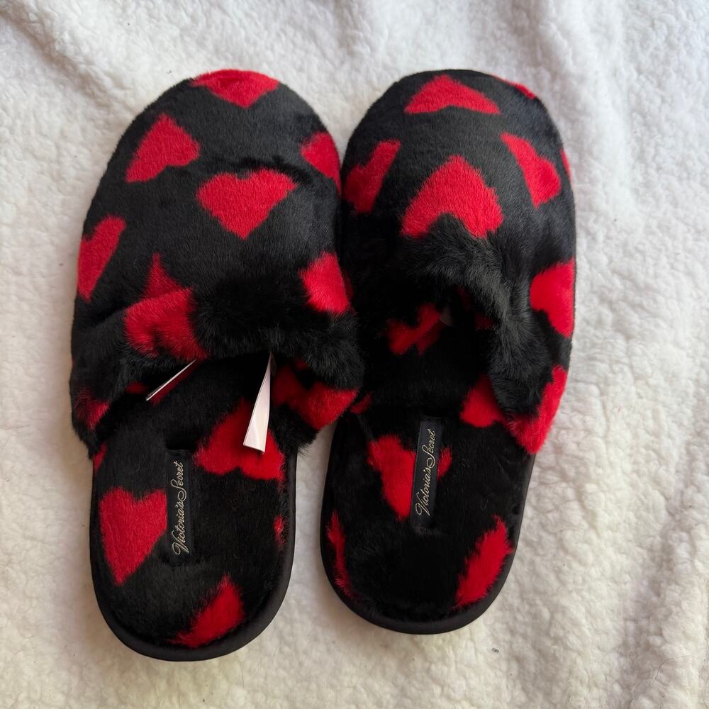 VS heart slippers M